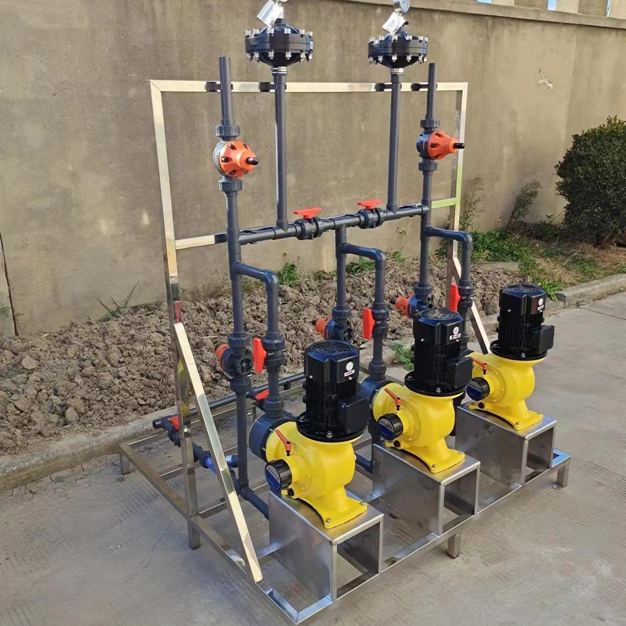 Dwa w jednym urządzeniu dawkowania kwasu i alkalicznego